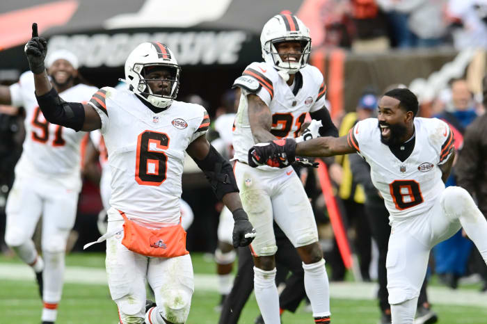 Oct 15, 2023; Cleveland, Ohio, USA; Cleveland Browns linebacker Jeremiah Owusu-Koramoah (6) and cornerback Denzel Ward (21) and wide receiver Elijah Moore (8) celebrate after San Francisco 49ers place kicker Jake Moody (not pictured) missed a field goal during the final seconds of the game at Cleveland Browns Stadium.